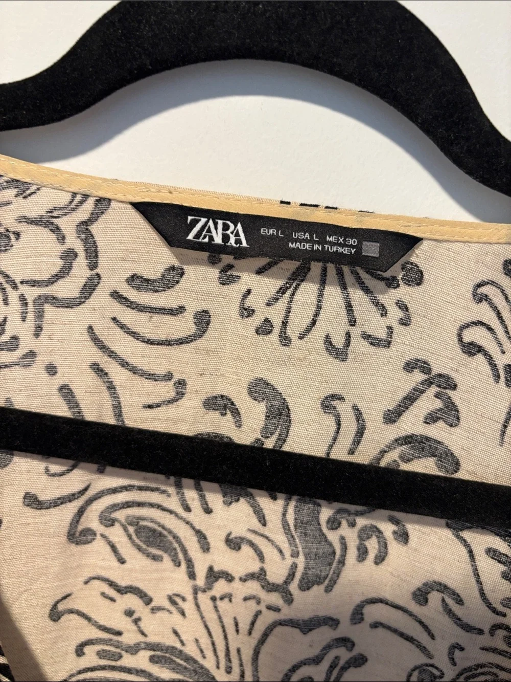 ZARA Cream and Black Floral Tie-Front Crop Blouse